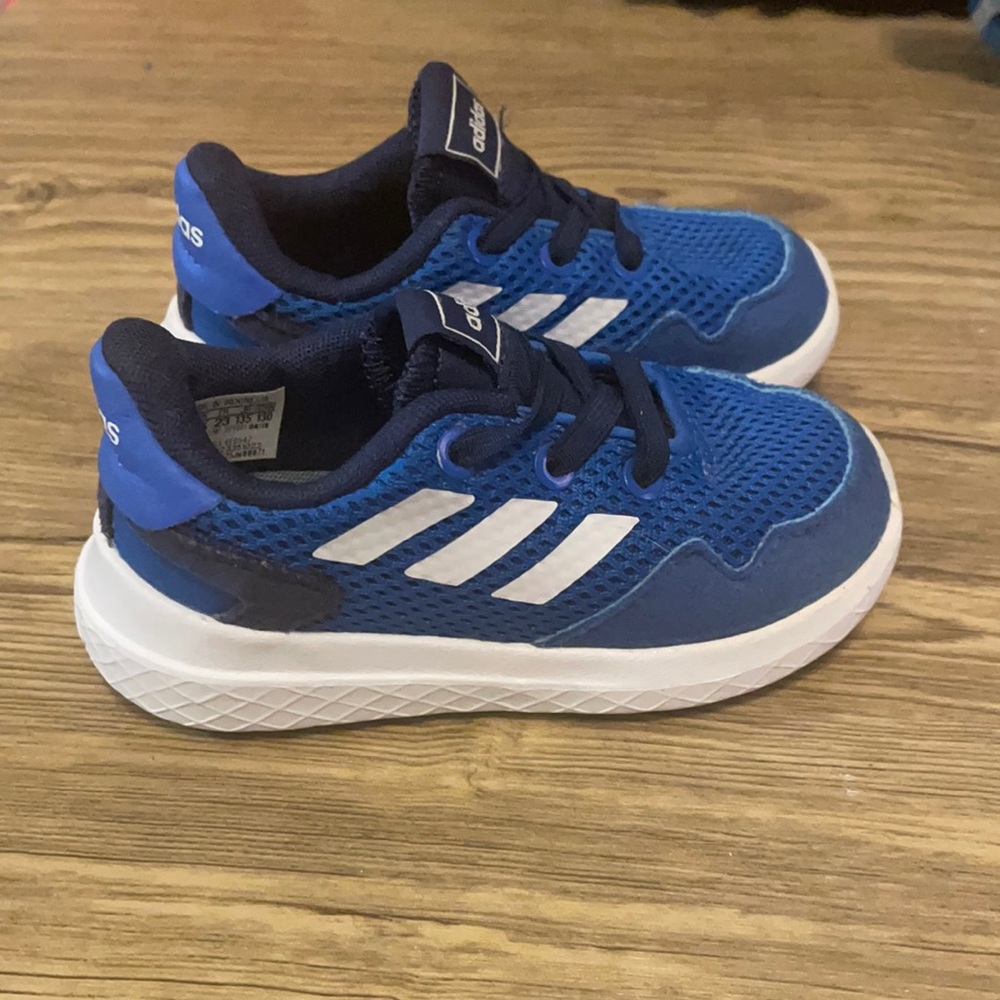 Blue pull on Adidas. 6.5 toddlers